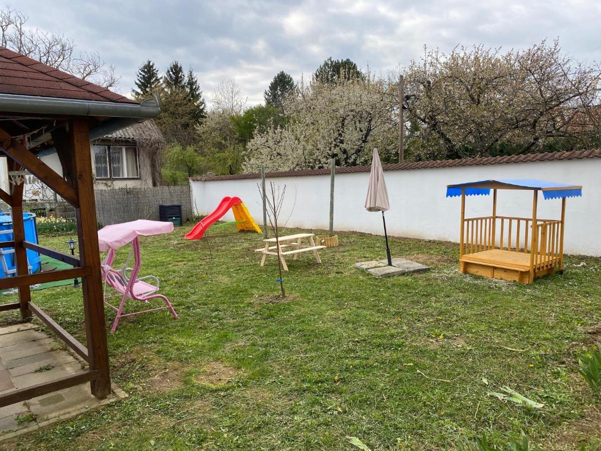 Arany Apartmanhaz Zalagyoengye Zalakaros Exterior photo