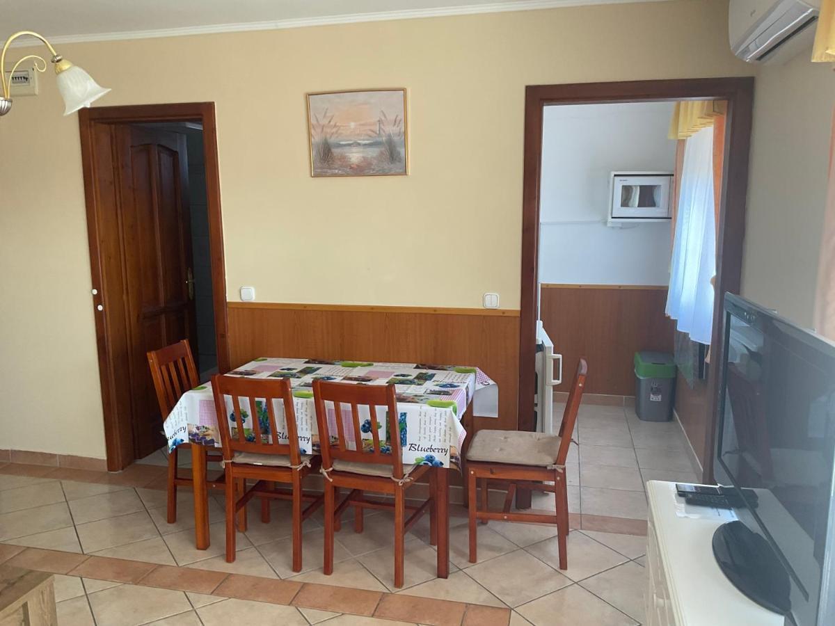 Arany Apartmanhaz Zalagyoengye Zalakaros Exterior photo