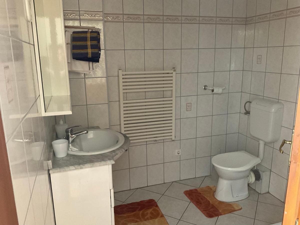 Arany Apartmanhaz Zalagyoengye Zalakaros Exterior photo
